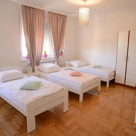 Evropa Auberge de jeunesse *